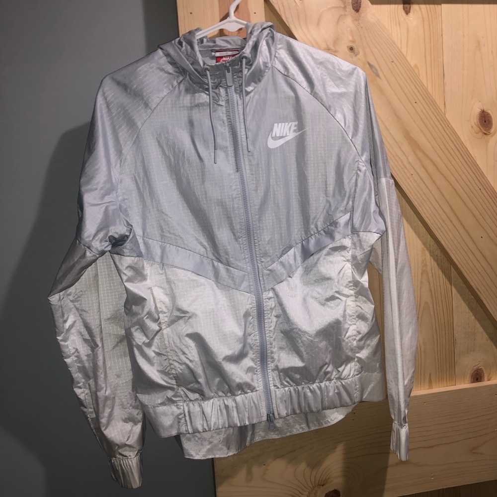 Silver/white windbreaker
